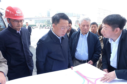 南昌市委副書記、市長劉建洋視察洪都大道快速化改造工程